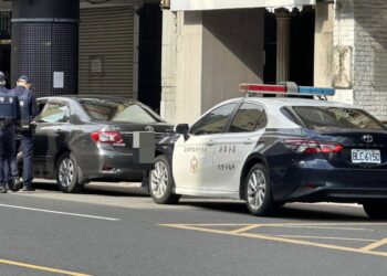 女子酒醉情緒失控而於車內大聲喊叫 新興分局攔查