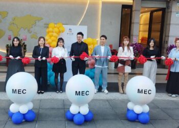 影/拔萃文教集團總部正式亮相　李麥克英文第六家直營分校開幕