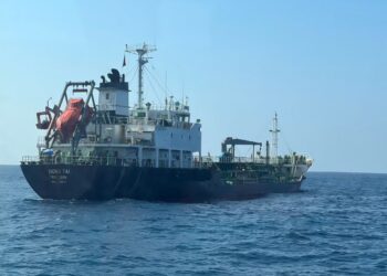 維護海域錨泊秩序　海巡署南部分署與航港局聯手查處滯留船舶