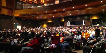 鄭怡首次恆春獻唱〈月琴〉　民歌陣容齊聚劇場館演出