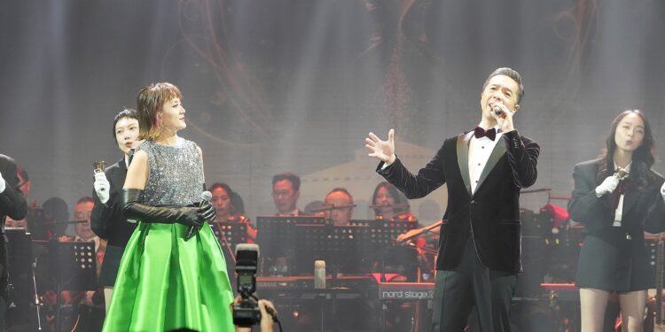 羅志祥、告五人、盧廣仲、八三夭齊聚輔大 輔人潮聖誕演唱會網嗨喊:輔又贏!