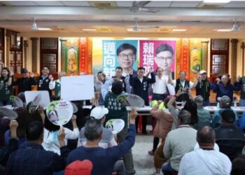 市長初選人賴瑞隆喊高雄隊團結捍衛高雄 邱志偉、李柏毅相挺出席茄萣說明會