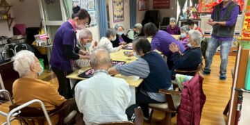 冬至搓湯圓呷甜甜   榮家日照長輩暖意上心頭