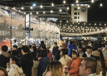 首創雙主場!2026 閃耀新北跨年煙火 12/31 登場 主題市集、跨國卡司陪你從下午嗨到深夜