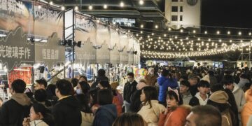 首創雙主場！2026 閃耀新北跨年煙火 12/31 登場     主題市集、跨國卡司陪你從下午嗨到深夜