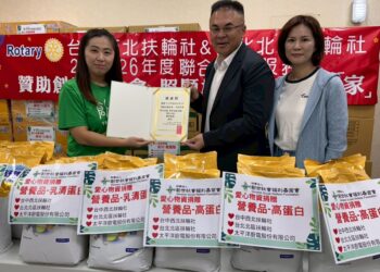 社福資源面臨嚴峻挑戰 扶輪社暖送20萬元物資助創世一線照護
