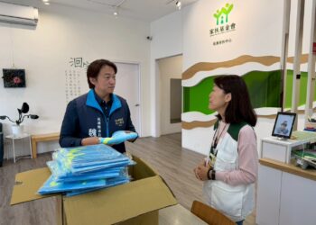 響應花蓮家扶年菜募集　魏嘉賢捐贈毛巾向視障跑者致敬