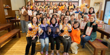 不當數位難民!新北市據點數位陪伴員上線 協助長輩輕鬆掛號、搭車、線上購物