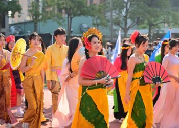 文藻外大舉辦「慈善義賣園遊會暨運動會」　運動員裝扮爭奇鬥艷精彩揭幕