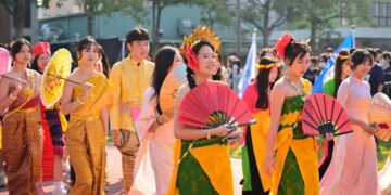 文藻外大舉辦「慈善義賣園遊會暨運動會」 運動員裝扮爭奇鬥艷精彩揭幕