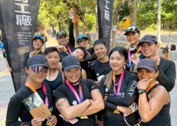 2025高雄城市盃龍舟錦標賽 健身工廠龍舟隊勇奪全場冠軍!