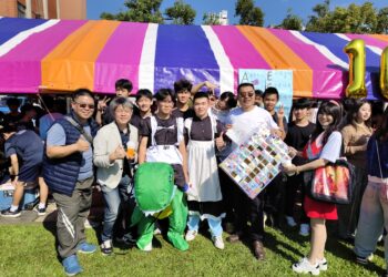 台南一中首度舉辦「學校開放日」 大、小朋友走進竹園岡開箱百年名校魅力