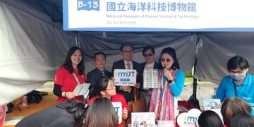 海科館「微型海洋」現身臺灣閱讀節 抽砂裡的「迷你貝」掀起熱烈迴響