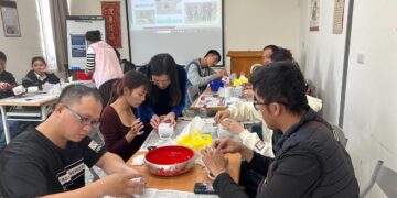 新住民家庭共製對杯增溫情  甜蜜轉印一輩子