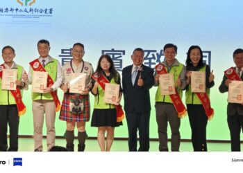 中小企業最強後盾！　115年屏東榮協會長交接，兩百名產官學齊祝賀