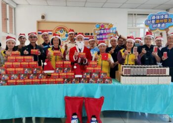 老翁受困排水溝 潮警合力消防救援平安返家祭潮州警訊