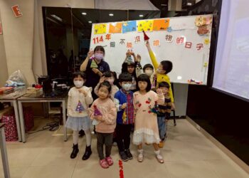 一個不能沒有禮物的日子！　高市圖小港分館歡慶聖誕節活動好暖心