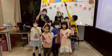 一個不能沒有禮物的日子！　高市圖小港分館歡慶聖誕節活動好暖心