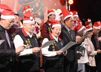 114年幸福耶誕城點燈吸睛   徐榛蔚：「幸福快遞，請簽收！」