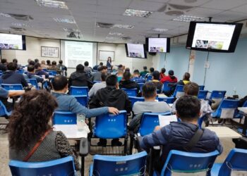 路口安全不鬆懈　嘉義市監理站強化大客車駕駛路口停讓意識