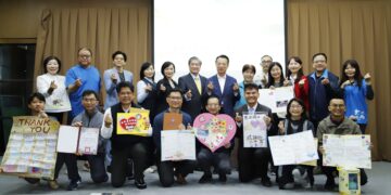 翁章梁感謝凱基社會福利慈善基金會捐助丹娜絲風災校園復建