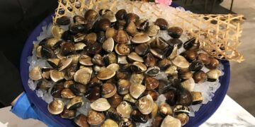 肉多多跨年夜圍爐嗑鍋到三點半   團體歡聚加碼送百顆蛤蜊