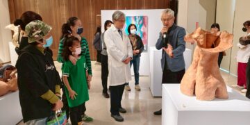 《在刀鋒窯火裂縫中》 秀傳鄭良珊醫師創作個展開展