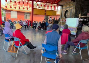 東港警深入琉球鄉樂齡學習中心　透過多元宣導提升高齡者交通安全意識