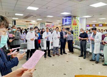 新樓醫院啟用達文西手術機器人系統 舉行感恩禮拜見證醫療科技與信仰同行