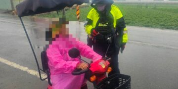 東港警推「屏安同行」護琉球鄉長者交通安全暨東港警訊