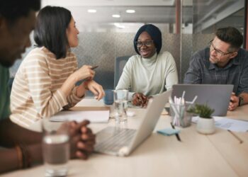 高薪職缺必備跨國溝通力！為何掌握多國語言是挑戰高薪關鍵？