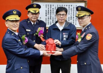 【無縫接軌、港都警政、責任不歇】警察局卸、新任局長、分局長、大隊長，聯合交接典禮圓滿