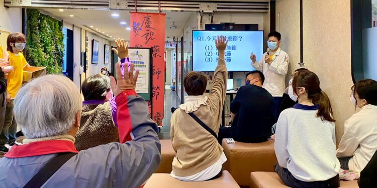 秀傳慶祝醫檢師暨藥師節   檢脂控脂情境劇寓教於樂