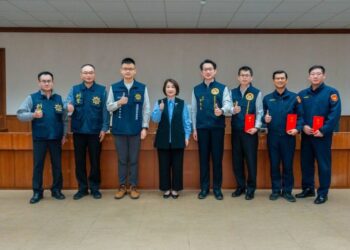 縣長親頒表揚阻詐與打擊犯罪有功人員　守護希望城市激勵士氣