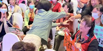 岱樺力挺黃志中推動「大改革」 要求待罪立功:限期補齊社安網漏洞