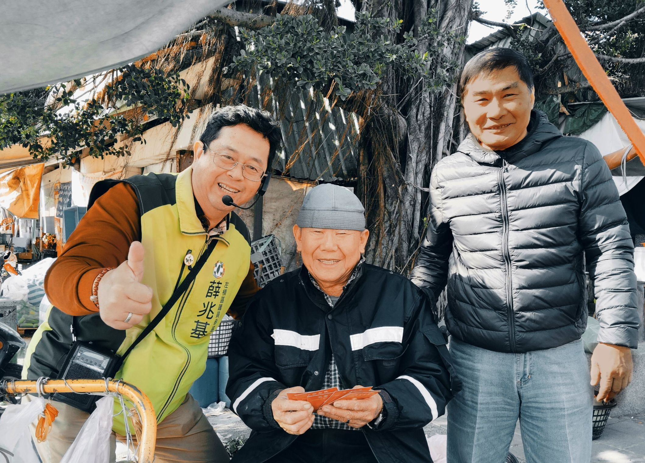 左楠議員參選人薛兆基點亮哈囉市場新動能　五度走進市場談經濟