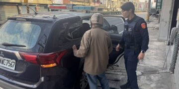 外出突忘返家路 暖警助迷途翁返家