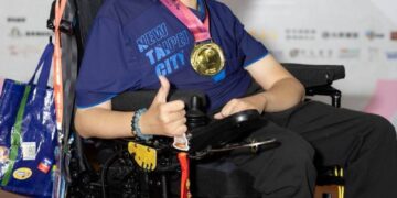 纖弱雙手推開人生大門！新北院生張孜維獲「金鷹獎」     致謝教養院 33 年培育