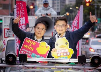 民進黨高雄市長初選倒數 黃偉哲今將偕賴瑞隆車掃、出席邱議瑩晚會