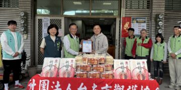 民代善眾歲末「寒冬送暖」 逾千公斤米麵物資及善款捐贈南市觀護協會