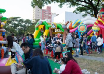 不走演講造勢路線 林哲弘以親子園遊會凝聚鹽埕