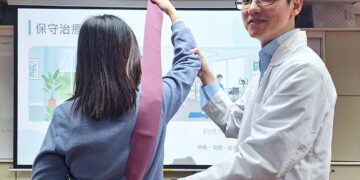 肩膀痛痛手舉不起來 恐旋轉肌腱斷裂