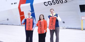 台美安全戰略及印太和平鎖鏈「好馬吉」　管碧玲邀谷立言首登雲林艦，共迎馬年新春！