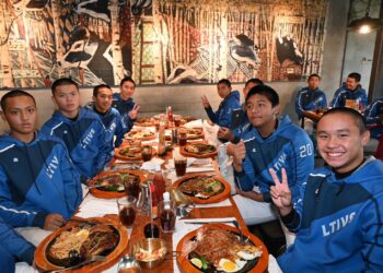 勇奪黑豹旗亞軍羅東高工寫歷史 開心大啖牛排慶功