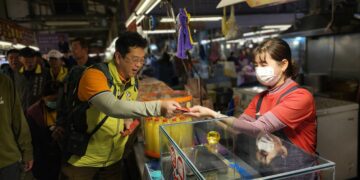 政治不只剩站隊　薛兆基：尊嚴才是民主起點