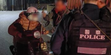 天色昏暗看不清回家路　溫馨內埔警協助返家