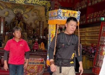 徒步背轎十九天 雲天宮啟動《謝恩行百里》行腳祈福全台