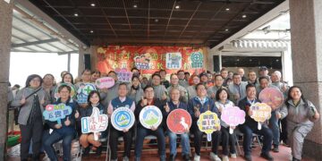 肯定工作辛勤付出    環境部與縣府慰問清潔隊員