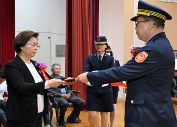 彰化警察局舉行卸任、新任局長交接  由陳世煌接任局長