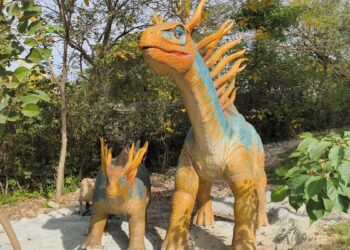 影音/全台首座原始森林恐龍樂園  百果山探索樂園重新開幕